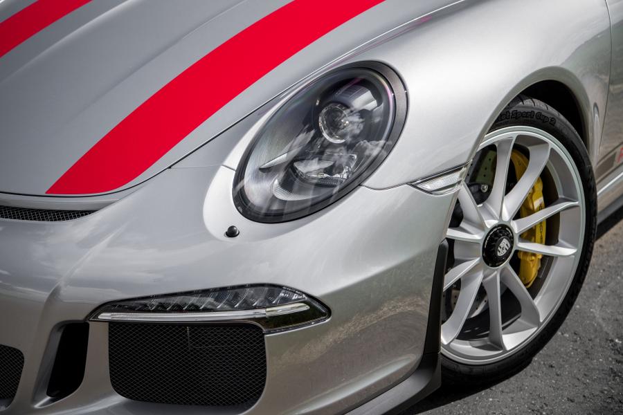 Детали экстерьера Porsche 911 R 2016 года  (фото 22 из 50)